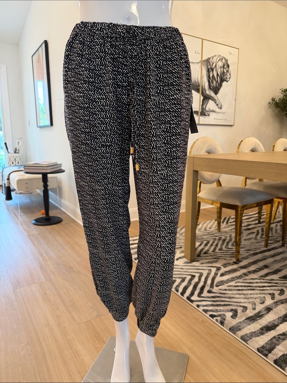Black & White Textured Drawstring Jogger Pants